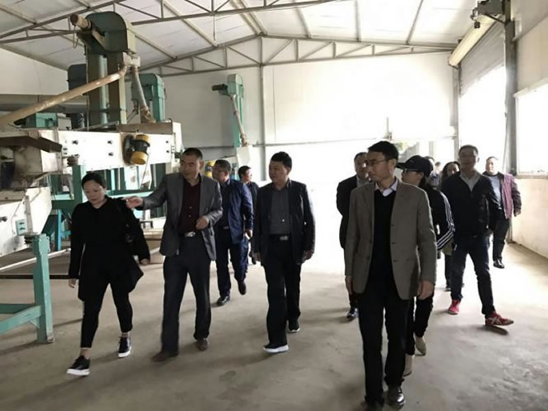 走進大涼山，扶貧我們在行動